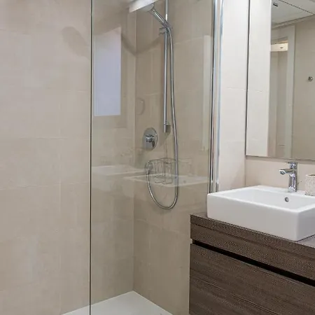 아파트 Lovely Modern In Middel Views