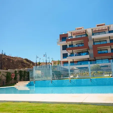 Lovely Modern In Middel Views 푸엔히롤라