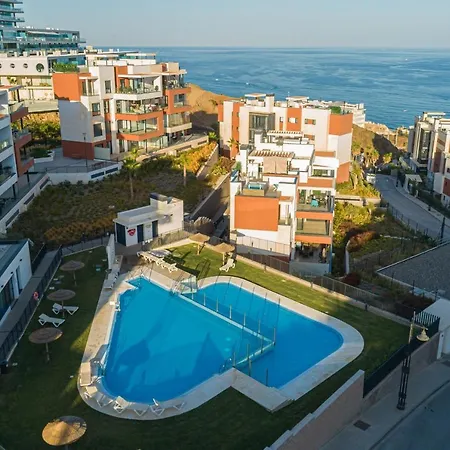 Lovely Modern In Middel Views 푸엔히롤라